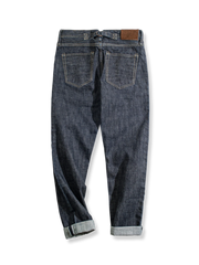 赤耳付きウォッシュブルーの14ozデニムパンツ。