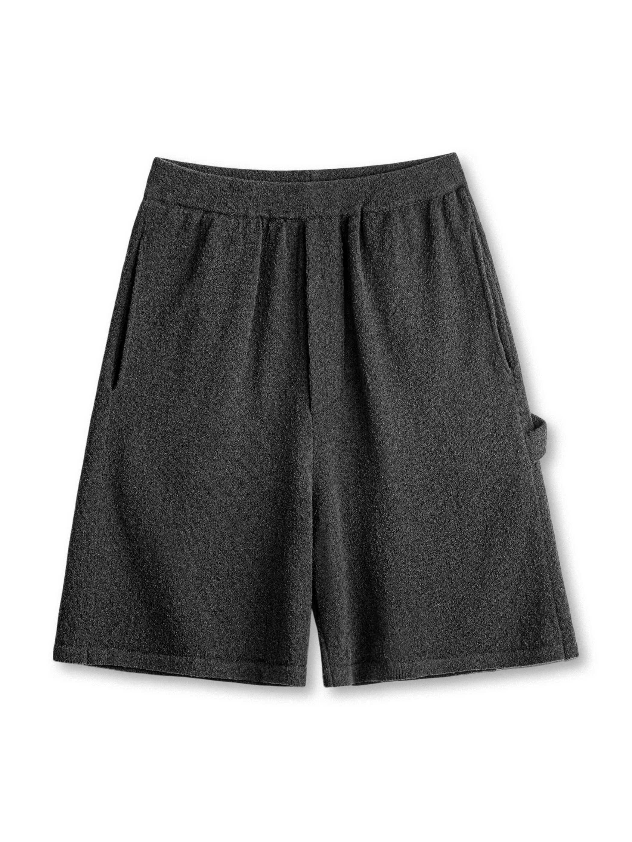 15番ループヤーン素材と大型ポケットが特徴のヘビーウェイトワイドショーツ