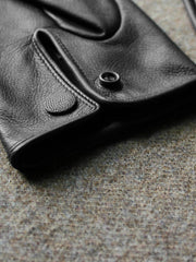 製品画像: ひまわり柄パッチワークヴィンテージキャンバストートバッグの正面画像。キャンバスとレザーを使用した13L容量のトートバッグ。
詳細画像: トートバッグのひまわり柄パッチワークとウォッシュ加工が施されたディテール画像。独特のデザインと素材のコンビネーションが特徴。