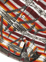 製品画像
"民族風ウール厚手シャツ、インディアンのトーテム柄とナバホカラーを融合したデザイン、加厚ウール素材で暖かさを提供、秋冬に最適なユニークで文化的なシャツ"
詳細画像
"民族風ウール厚手シャツのディテール、インディアンのトーテム柄とナバホカラーの精緻なデザイン、加厚ウール素材が暖かさと快適さを提供、文化的な雰囲気を感じさせる独特の配色"