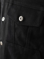 ジャケットのディテールショット、帆布の質感と裏地のディテールを展示