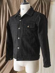 ジャケットのディテールショット、帆布の質感と裏地のディテールを展示