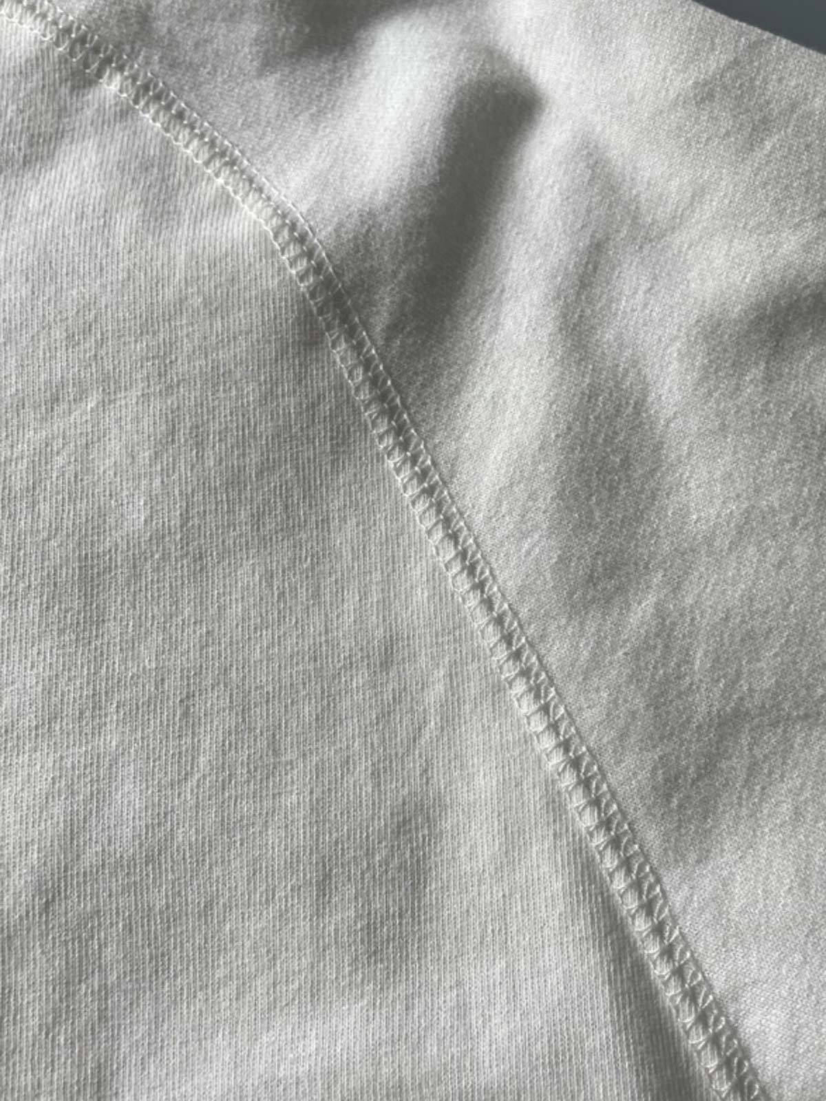 アメリカンヴィンテージウォッシュドコットンラグランスリーブTシャツ2枚セットの細部画像、高品質コットン素材と厚いリブネックを示す