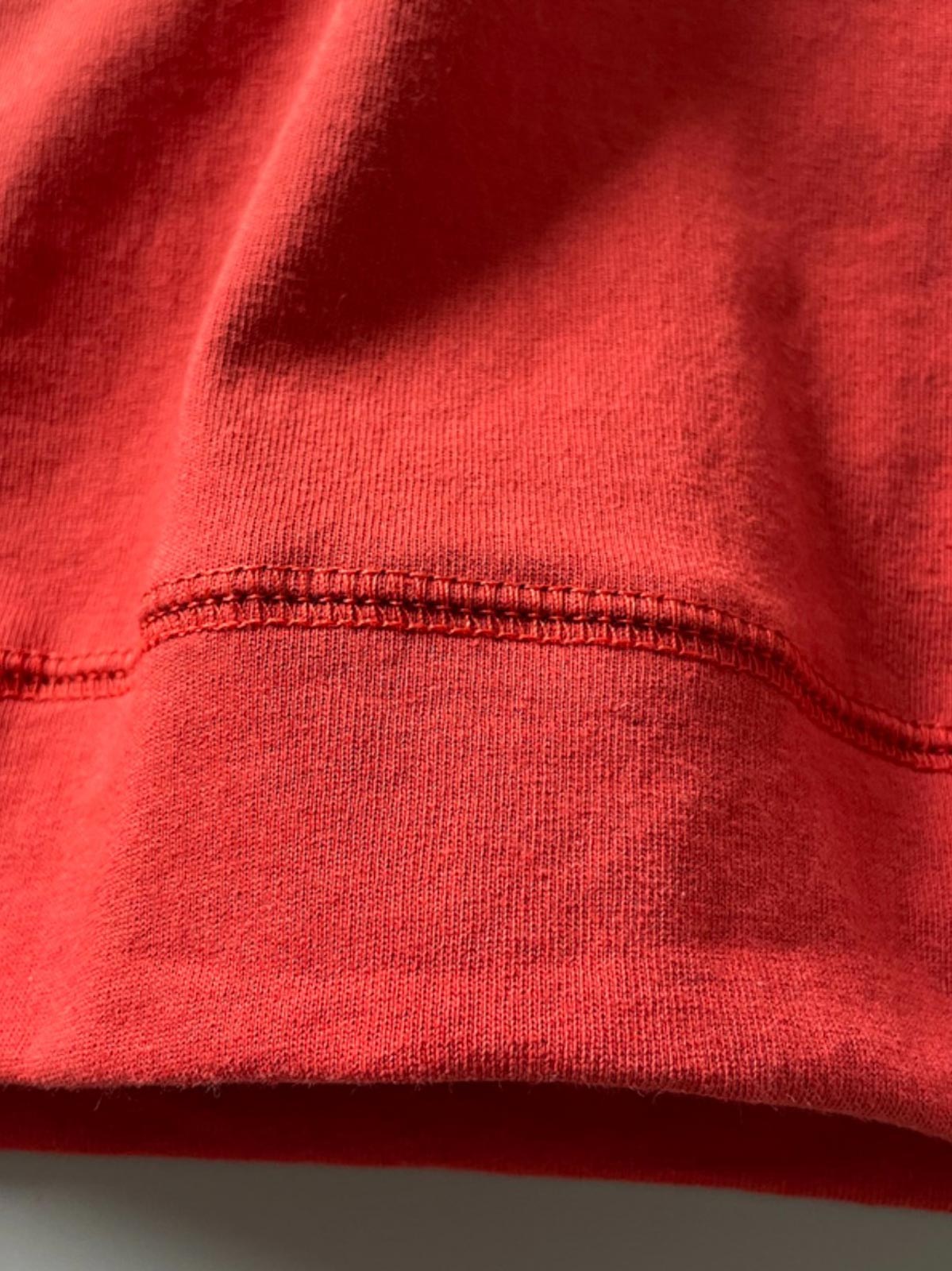 アメリカンヴィンテージウォッシュドコットンラグランスリーブTシャツ2枚セットの細部画像、高品質コットン素材と厚いリブネックを示す