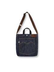 表裏切り替え可能なデニム素材のショルダーバッグ