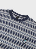 Tシャツの詳細、ストライプデザインと取り外し可能なパッチ
