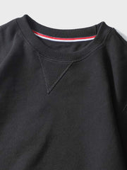 詳細画像: 滑らかな素材とリブディテール