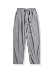 3色展開紐付きイージーパンツ、ストレートシルエット、伸縮ウエスト、防水性素材