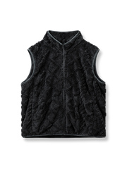 立体ケーブル編みと斜めジップポケットを備えた270g/m²フリースベスト。立ち襟で保温性とスタイルを両立するアイテム。