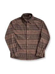 製品画像: 4色展開の民族風ヴィンテージプリントコーデュロイシャツ。ウォッシュ加工された柔らかいコーデュロイ素材の長袖シャツの全体展示画像。個性的なデザインと快適な着心地を特徴とするメンズ・レディース向けトップス。
詳細画像: 高品質のコットン製ストレッチコーデュロイ素材を使用した民族風プリントシャツのディテールクローズアップ画像。細かなプリントのデザインと素材の質感が強調されている画像。