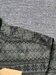 製品画像: 4色展開の民族風ヴィンテージプリントコーデュロイシャツ。ウォッシュ加工された柔らかいコーデュロイ素材の長袖シャツの全体展示画像。個性的なデザインと快適な着心地を特徴とするメンズ・レディース向けトップス。
詳細画像: 高品質のコットン製ストレッチコーデュロイ素材を使用した民族風プリントシャツのディテールクローズアップ画像。細かなプリントのデザインと素材の質感が強調されている画像。