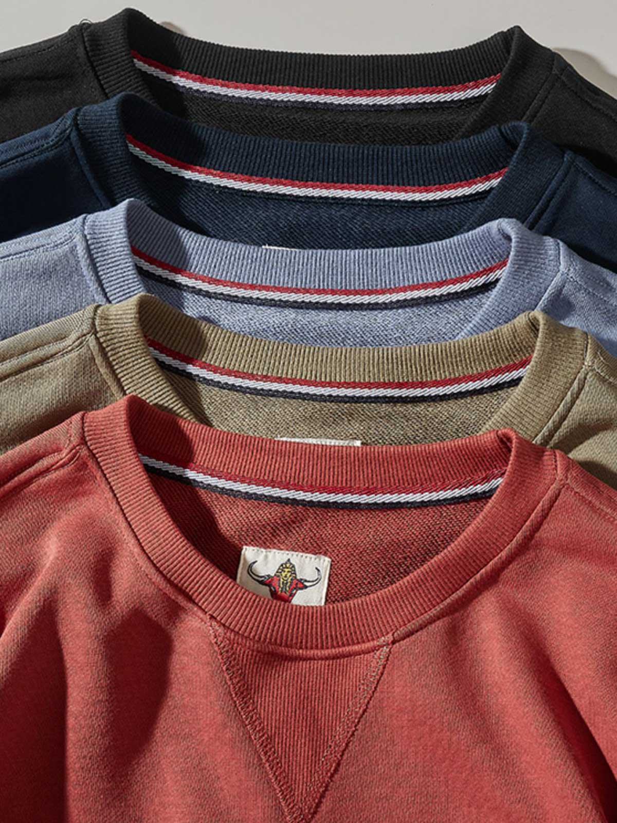 製品画像: 5色展開のクラシックなヘビーウェイトパイルクルーネックスウェットの全体画像