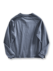 製品画像: ヘビーウェイト竹節糸長袖Tシャツの正面展示
詳細画像: リブネックとラグランスリーブのディテール展示