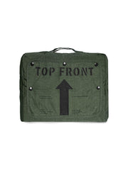 フロントジッパーとサイドポケットのディテール画像