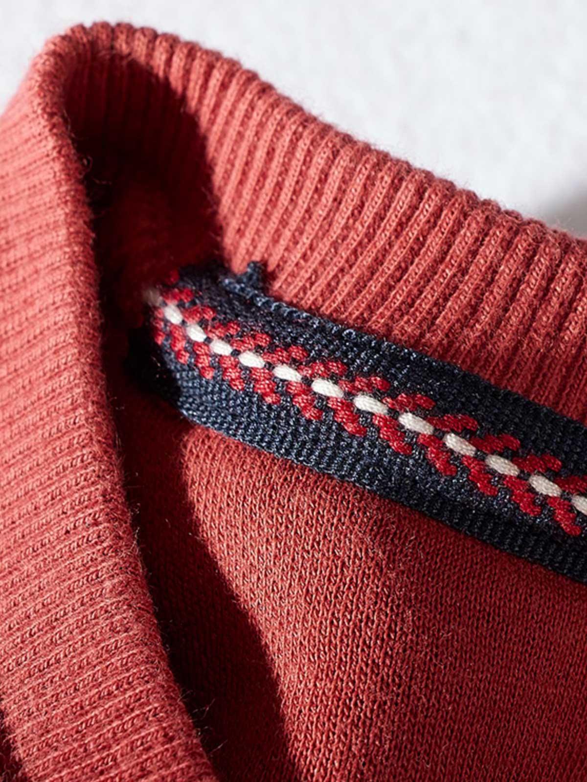 製品画像: 9色展開厚手フリース裏地のクルーネックスウェット全体展示 詳細画像: 9色展開広めのリブ仕様の裾と袖口のディテール
