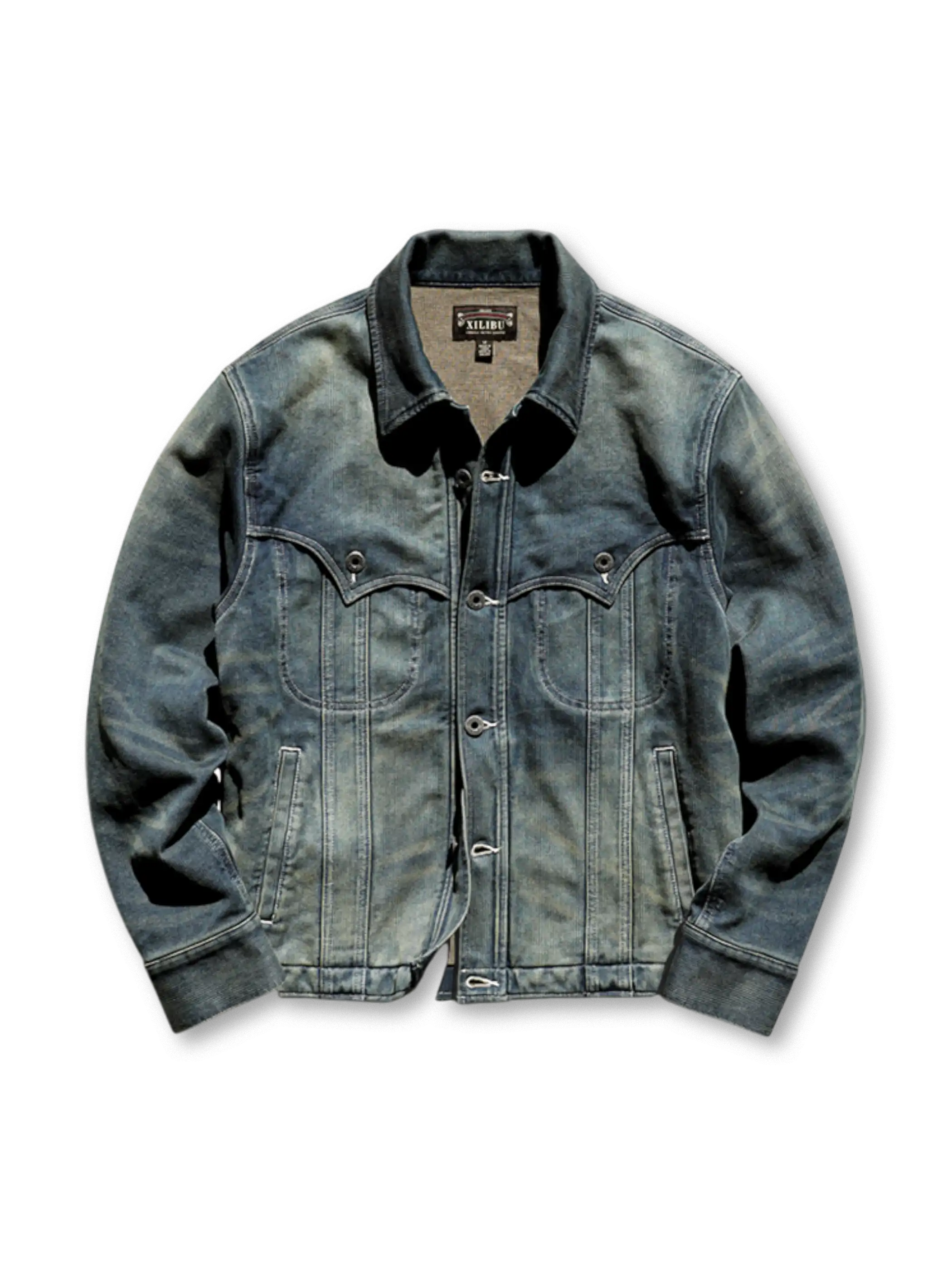 ハードウォッシュによるグレイッシュな色落ちが特徴のウエスタンデニムジャケット