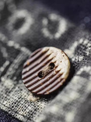 BORO風のパッチが付いた半袖デニムシャツ