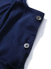 詳細画像: 調節可能なメタルジッパーと丁寧なステッチ、ポケットディテールのクローズアップ