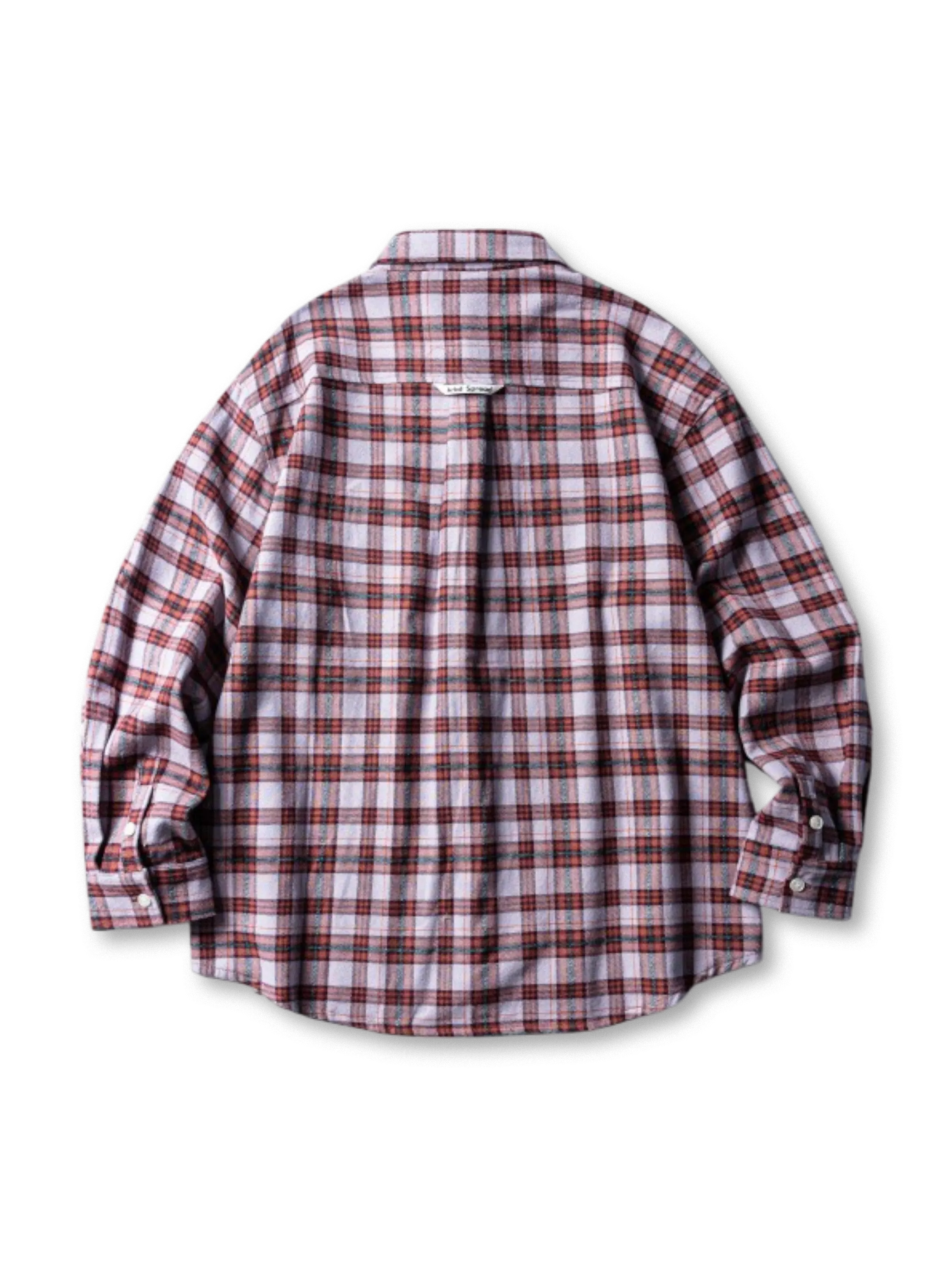 コットン×雪ニール糸の配色チェック生地で仕立てられた長袖シャツ、ややゆったりとしたシルエットコットン×雪ニール糸の配色チェック生地で仕立てられた長袖シャツ、ややゆったりとしたシルエット