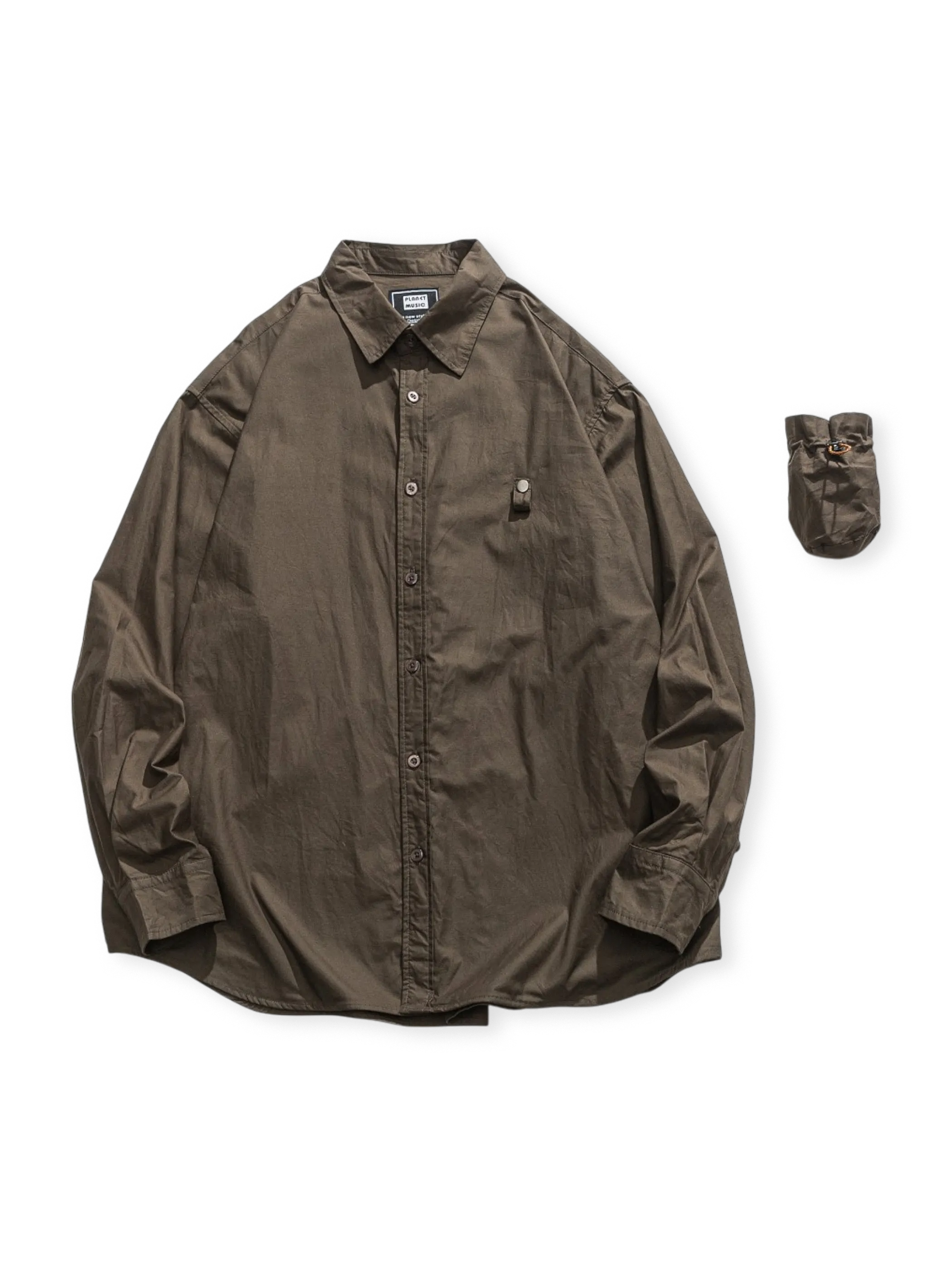 収納ポケット付きシャツ全体外観。