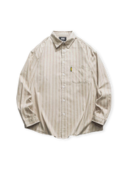 ストライプルーズシャツ、ボタンダウンネック&チェストポケット付き。