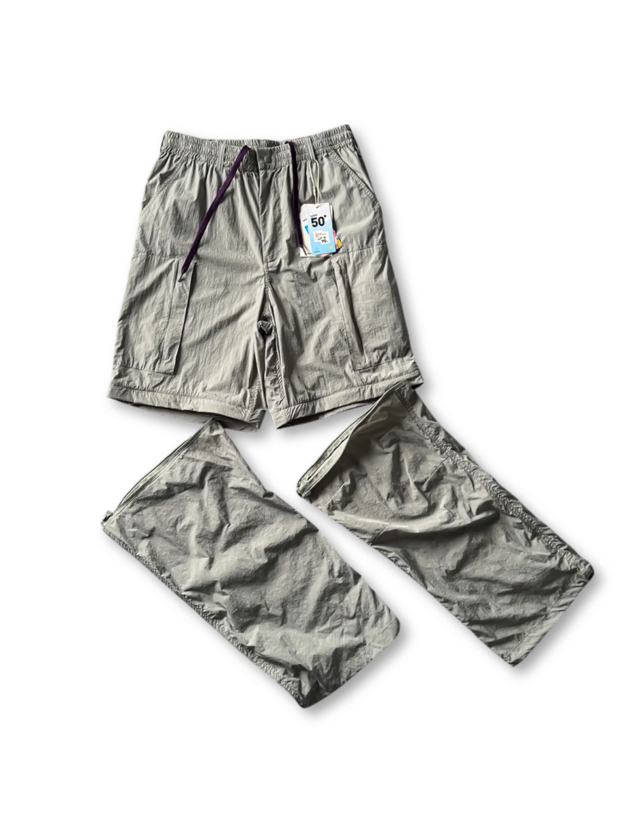 脱着式レッグパネル付きコンバーチブルカーゴショーツの正面全身ビュー