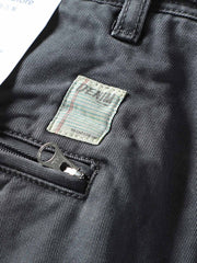 ルーズフィット テーパード ワイドパンツ