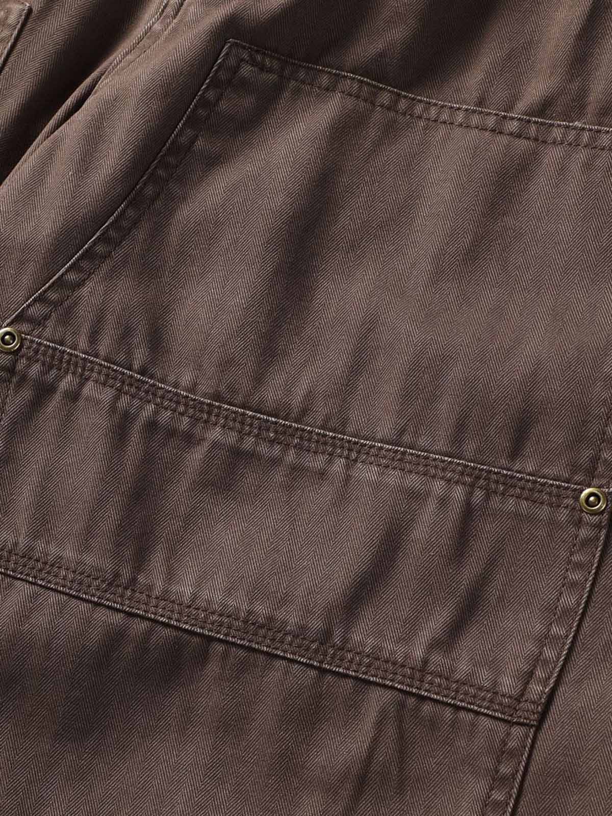 補強パッチとポケットディテールの特写