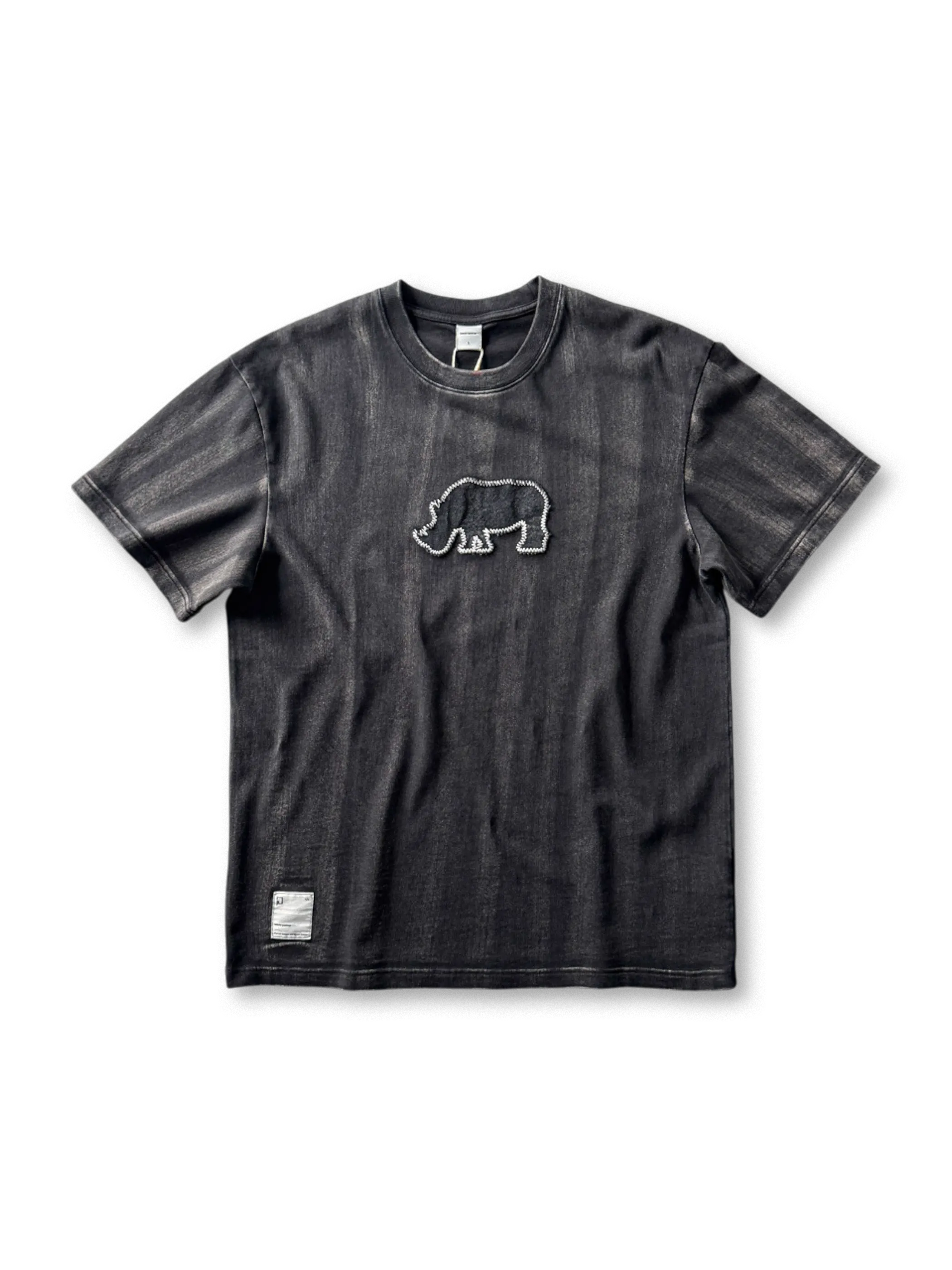 パッチ刺繍入りガーメントダイTシャツ