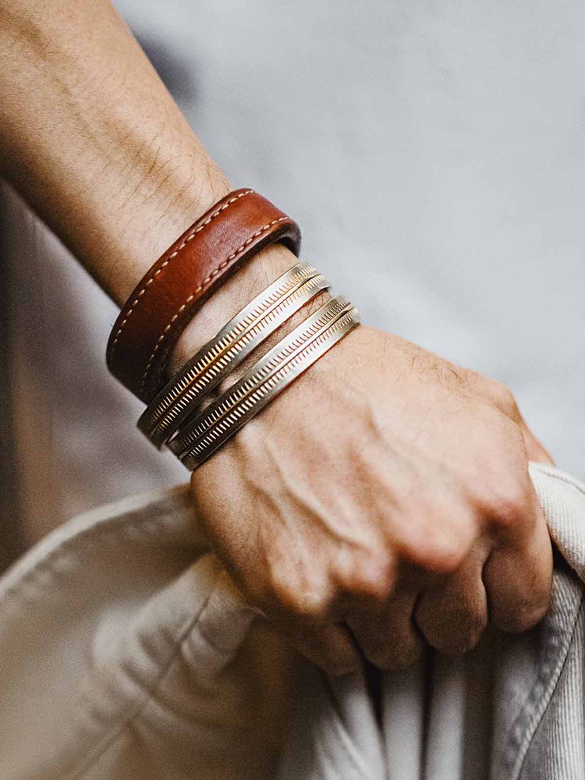 ナバホトーテム 半環式ホワイトブラスレット