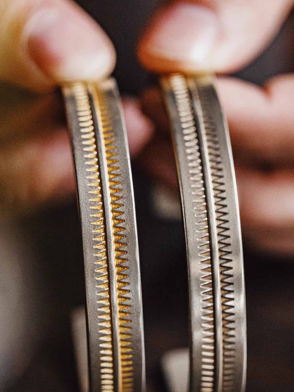 ナバホトーテム 半環式ホワイトブラスレット