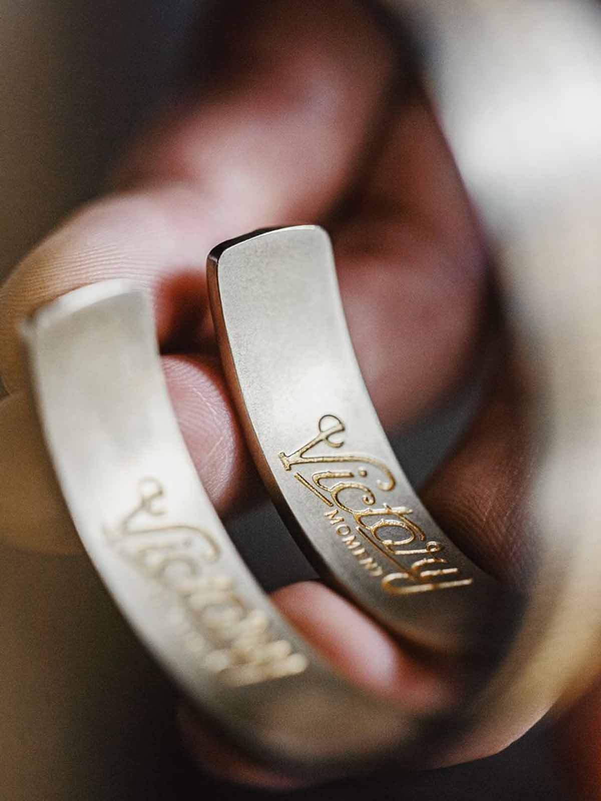 ナバホトーテム 半環式ホワイトブラスレット