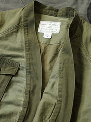 詳細画像: ポケットとデザインディテールのクローズアップ画像