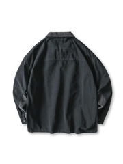 多数のポケットが配置されたワークジャケット