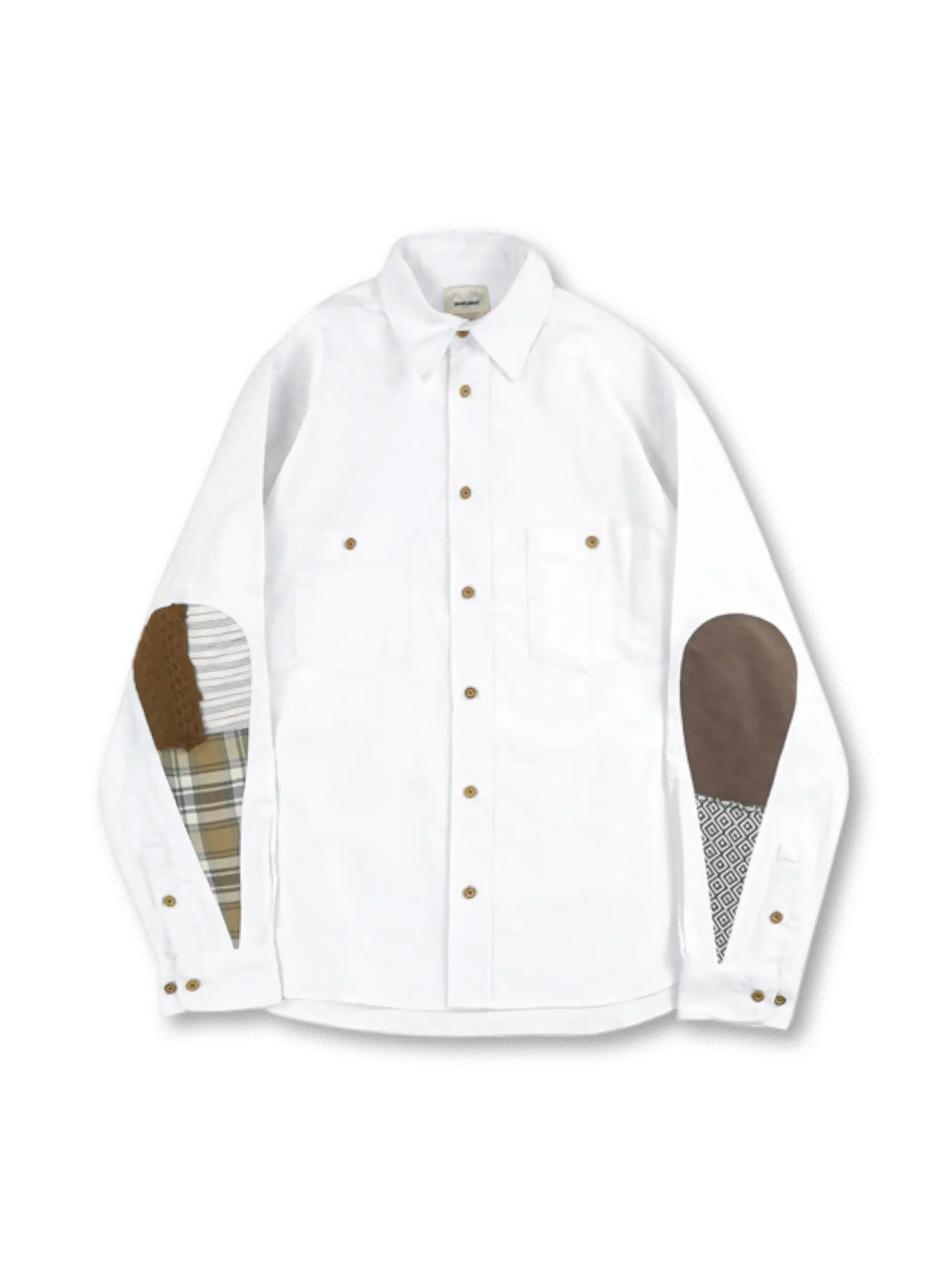 水滴型パッチワークが施されたオックスフォードシャツ全体像。肘部分のパネルが特徴的