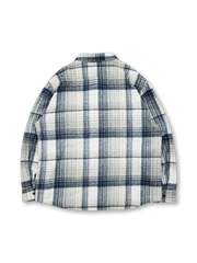 起毛フランネルチェックのオーバーサイズ長袖シャツ正面全体