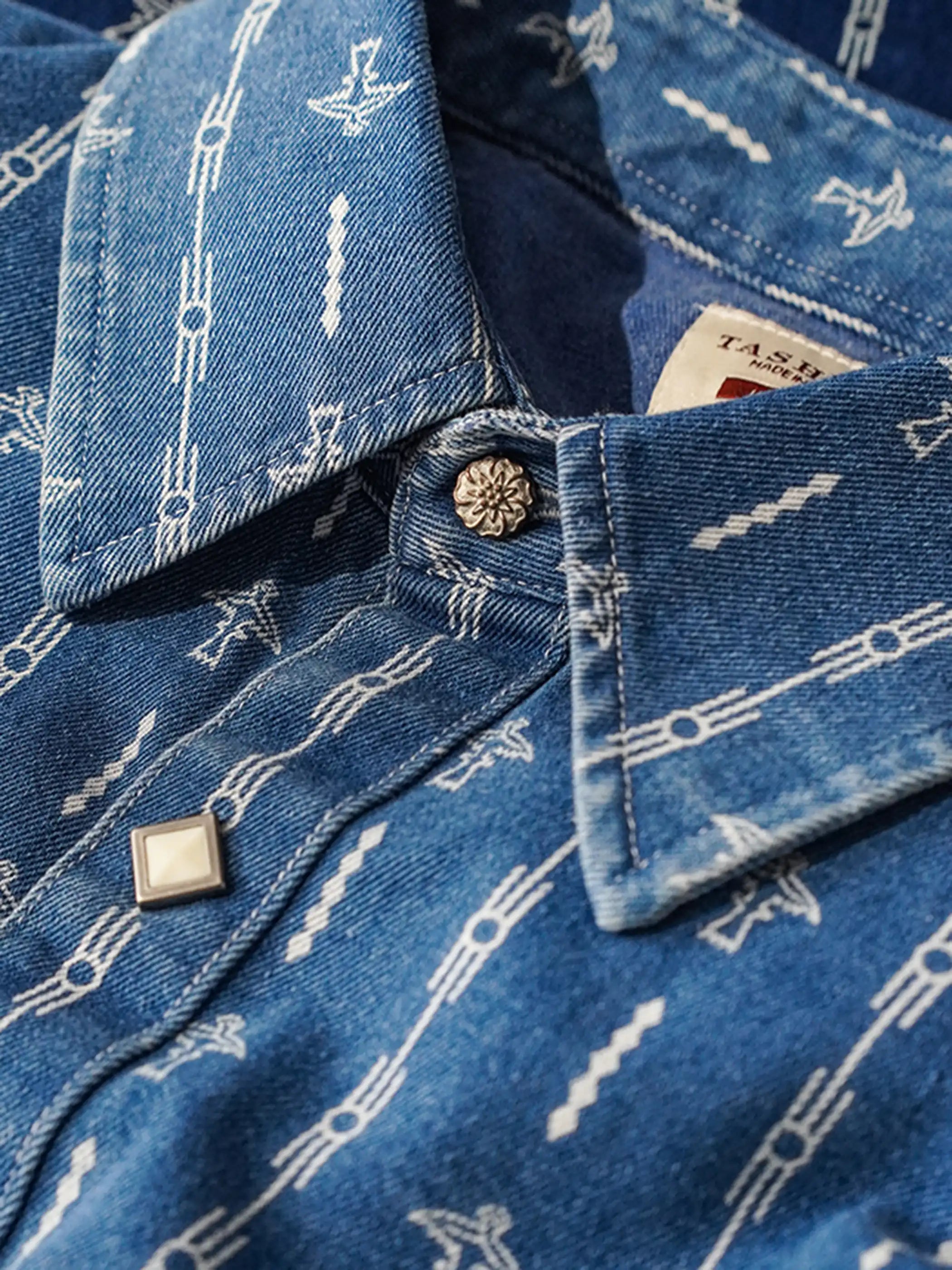 サンダーバードのワバッシュ抜染模様が全面に施されたデニムウエスタンシャツ