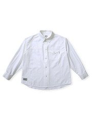 米軍スタイルのヴィンテージ作業シャツ、側面開口ポケットと古銀色五爪扣が特徴。