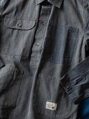 竹節模様生地と多機能ポケットのディテール