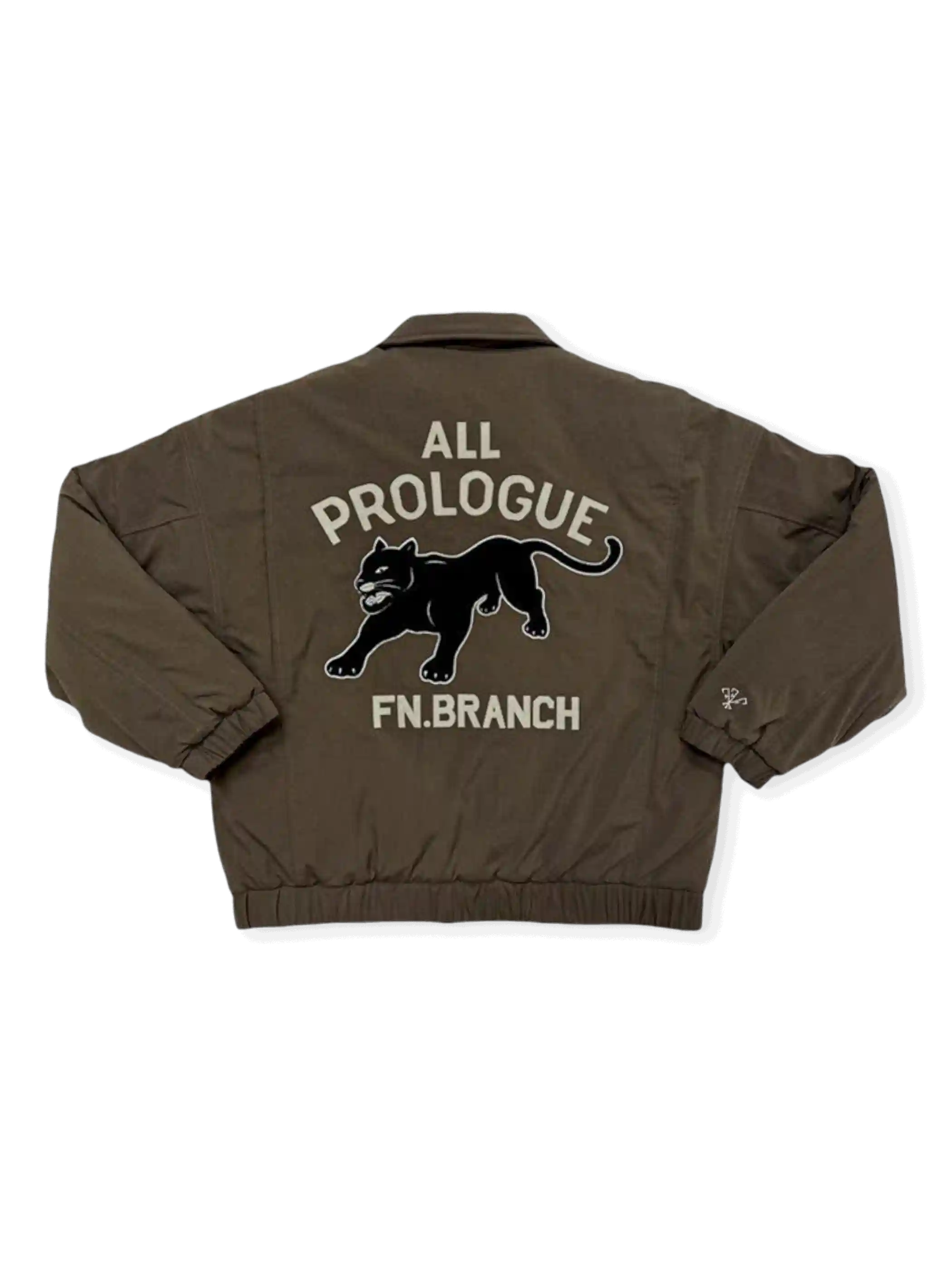 短丈ワイドシルエットのベースボールジャケット、背面にブラックパンサー刺繍