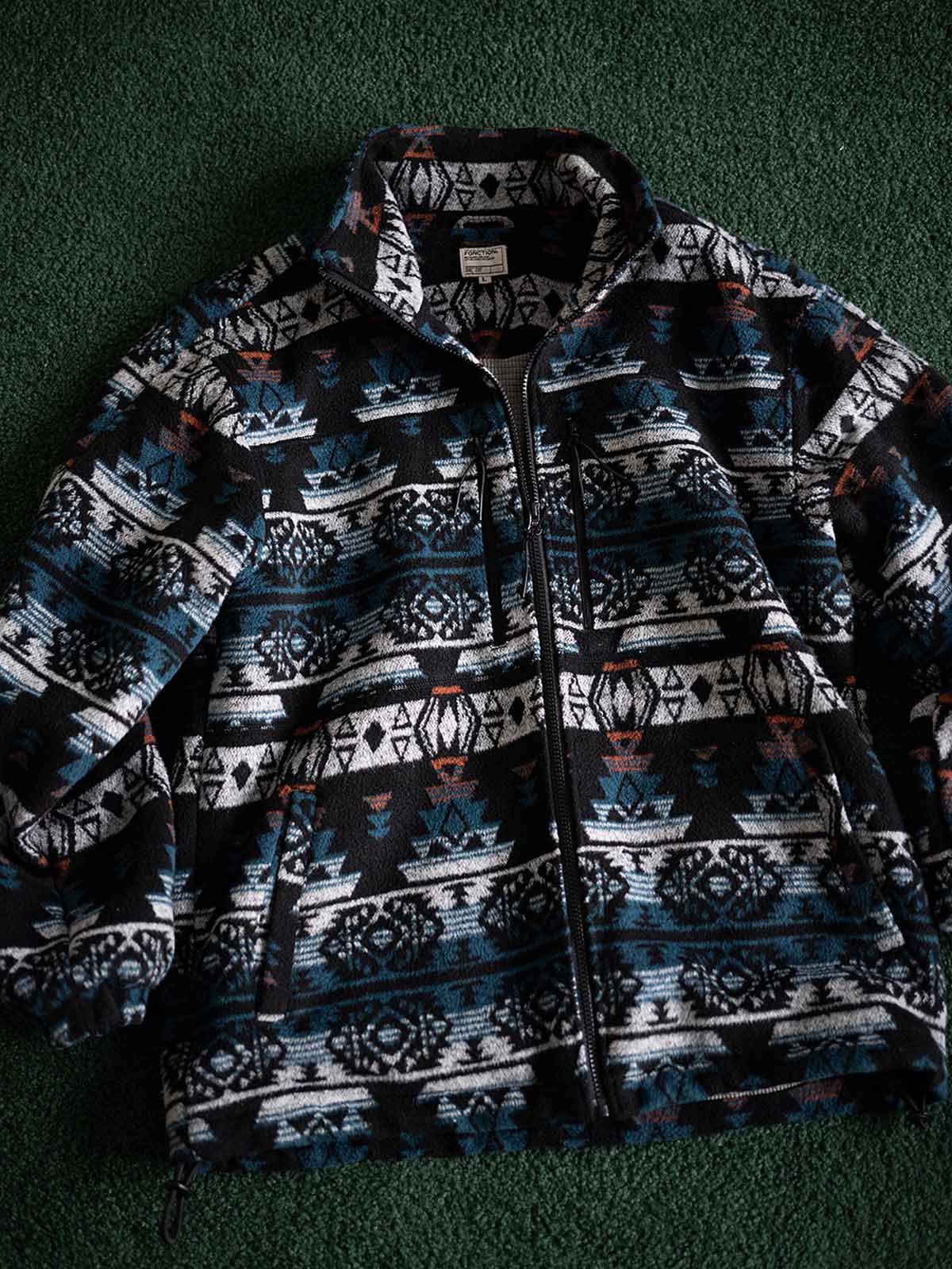 ナバホ柄厚手フリースジャケット 全体外観