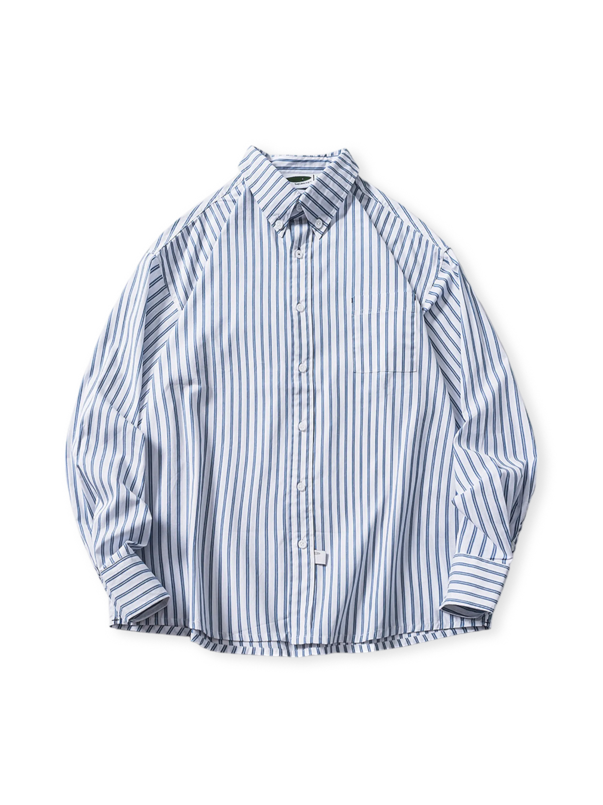 カラーブロックストライプのルーズシャツ、チェストポケット付き。