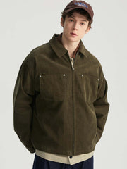 モデル画像:モデルが純粋コットンコーデュロイジャケットを着用し、カジュアルなスタイルを披露