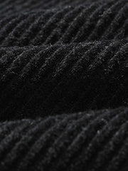 詳細画像:アーチ型カットとコーデュロイの質感ディテール