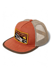 コットンキャンバスのフロントとメッシュパネルが切り替えられた平ツバキャップ