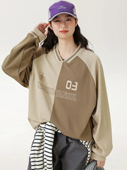 配色Vネック長袖スウェット、胸元ロゴ入り