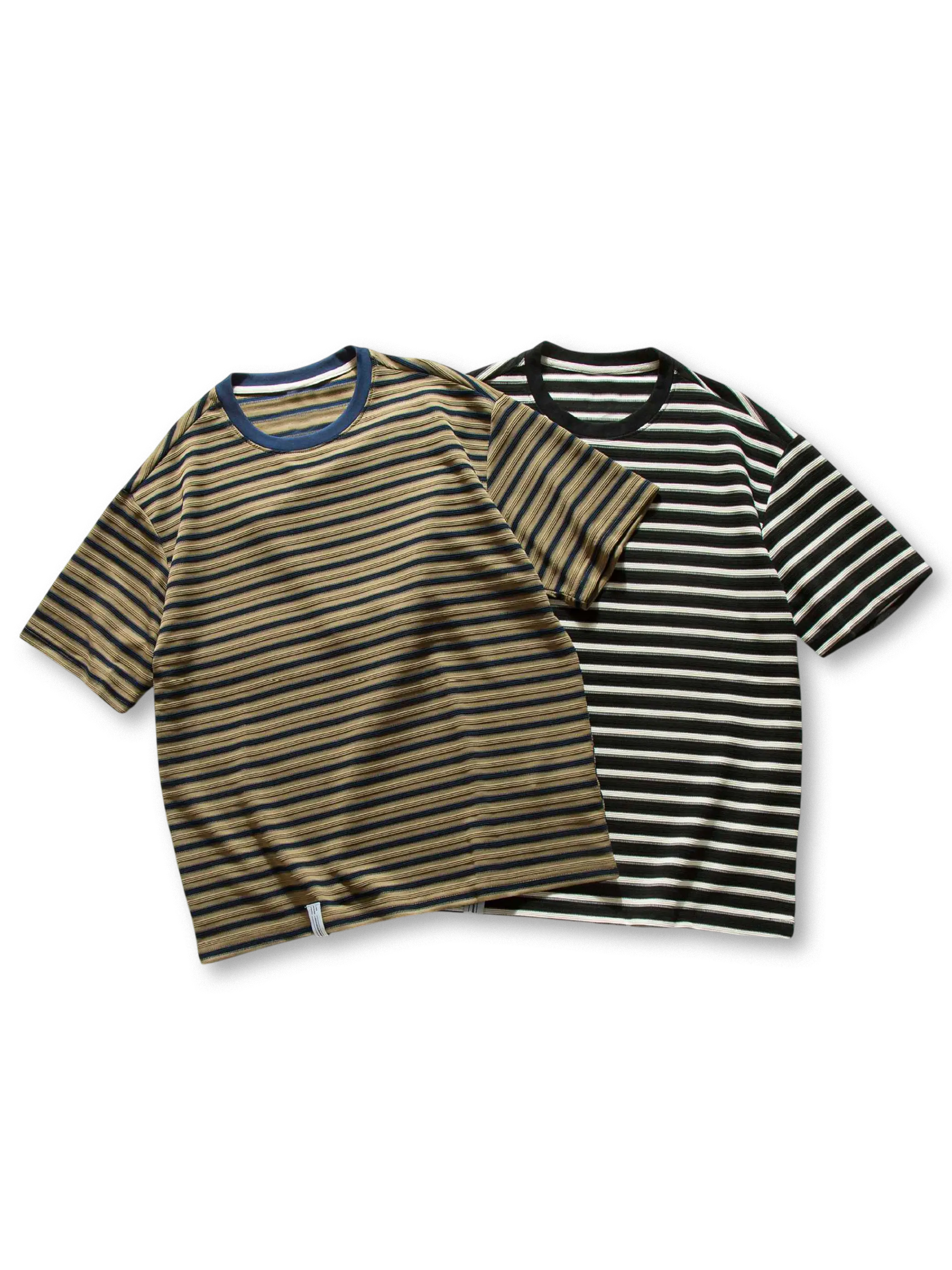 マルチカラーとモノトーンのボーダーTシャツ2色展開