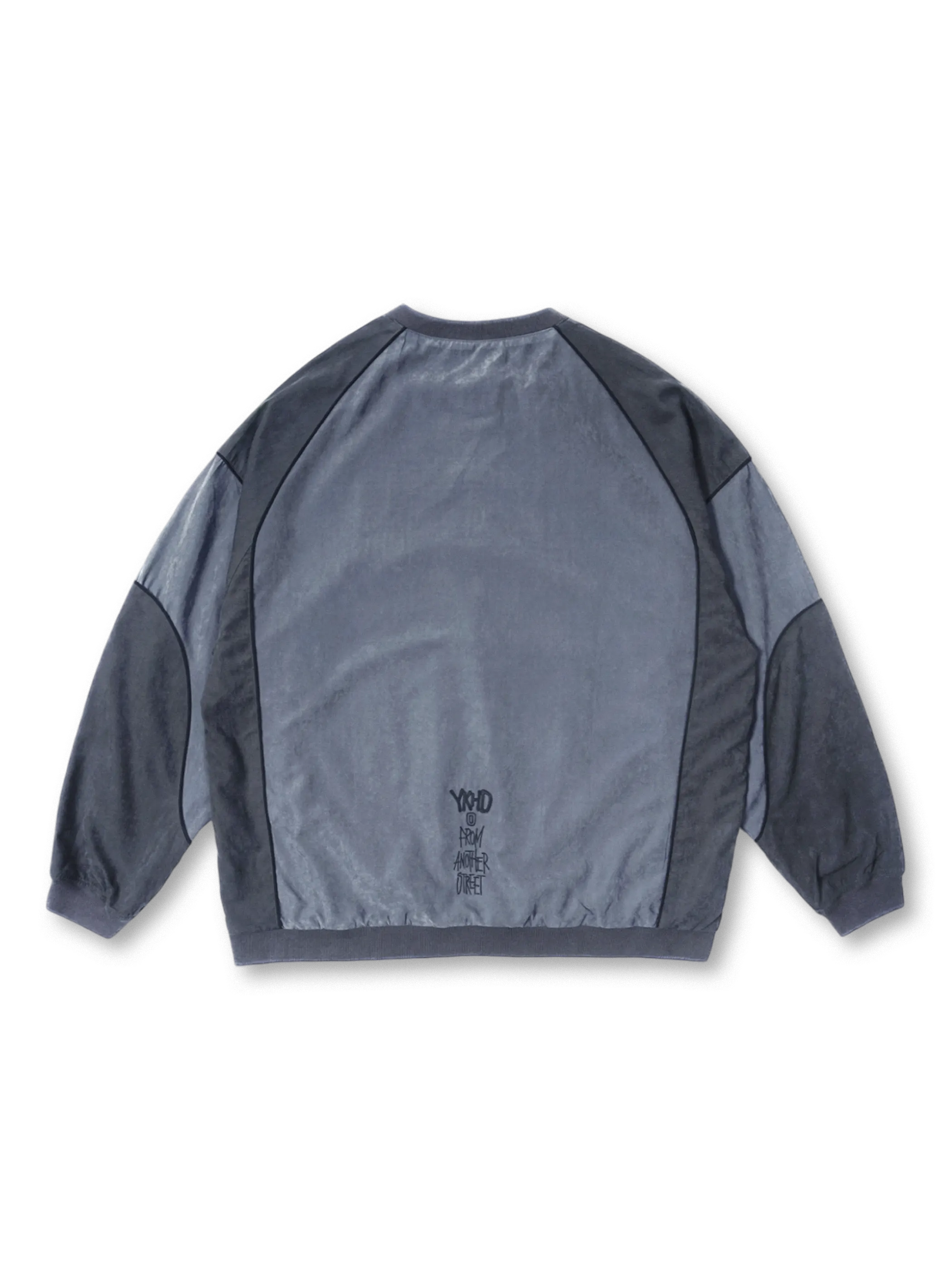 パネル切り替えラグランスウェット、胸元ロゴ入り