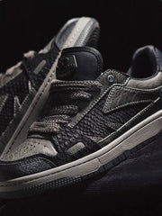 ブラックマンバ スニーカー