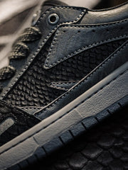 ブラックマンバ スニーカー